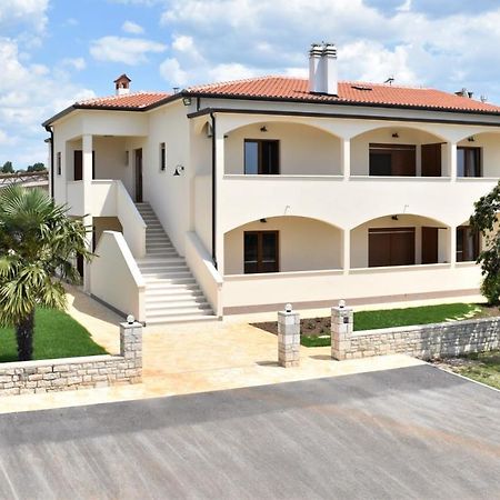 Apartmani Diana Novigrad  Екстер'єр фото
