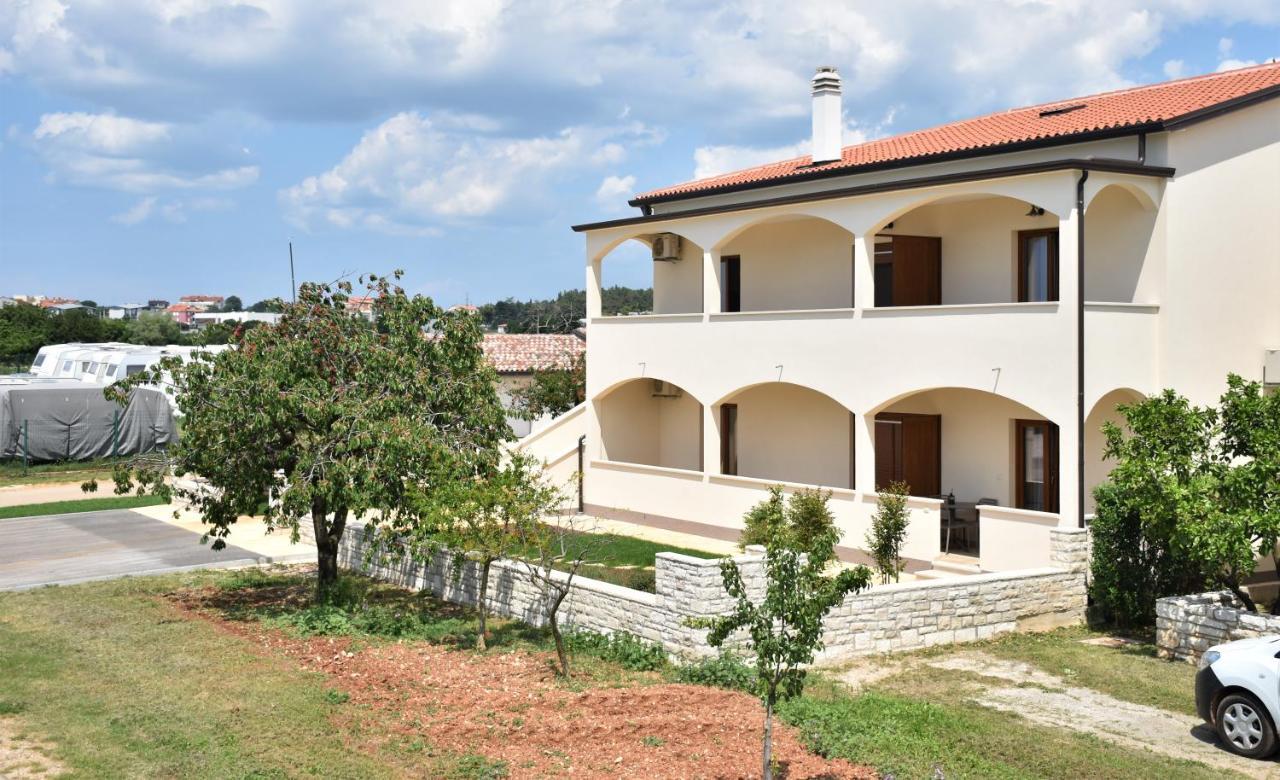 Apartmani Diana Novigrad  Екстер'єр фото