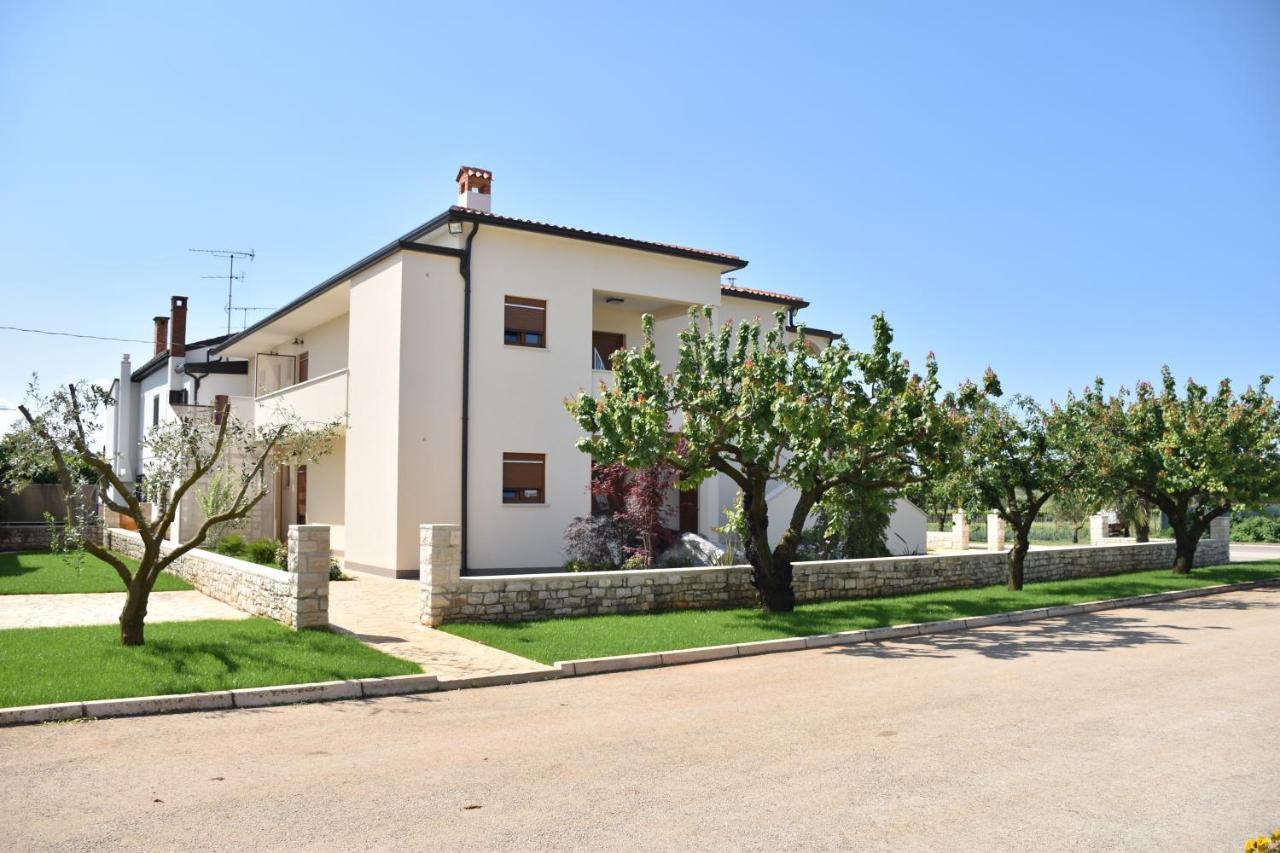 Apartmani Diana Novigrad  Екстер'єр фото