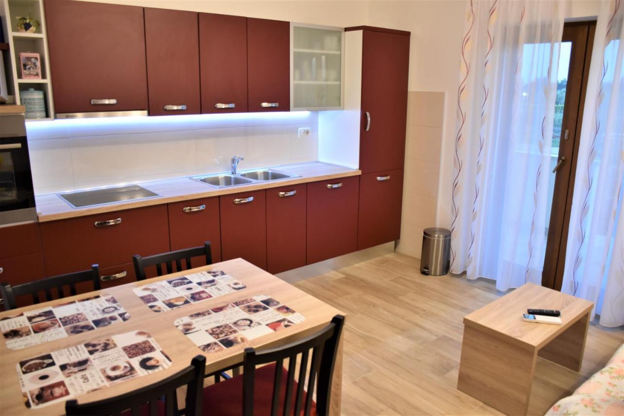 Apartmani Diana Novigrad  Екстер'єр фото