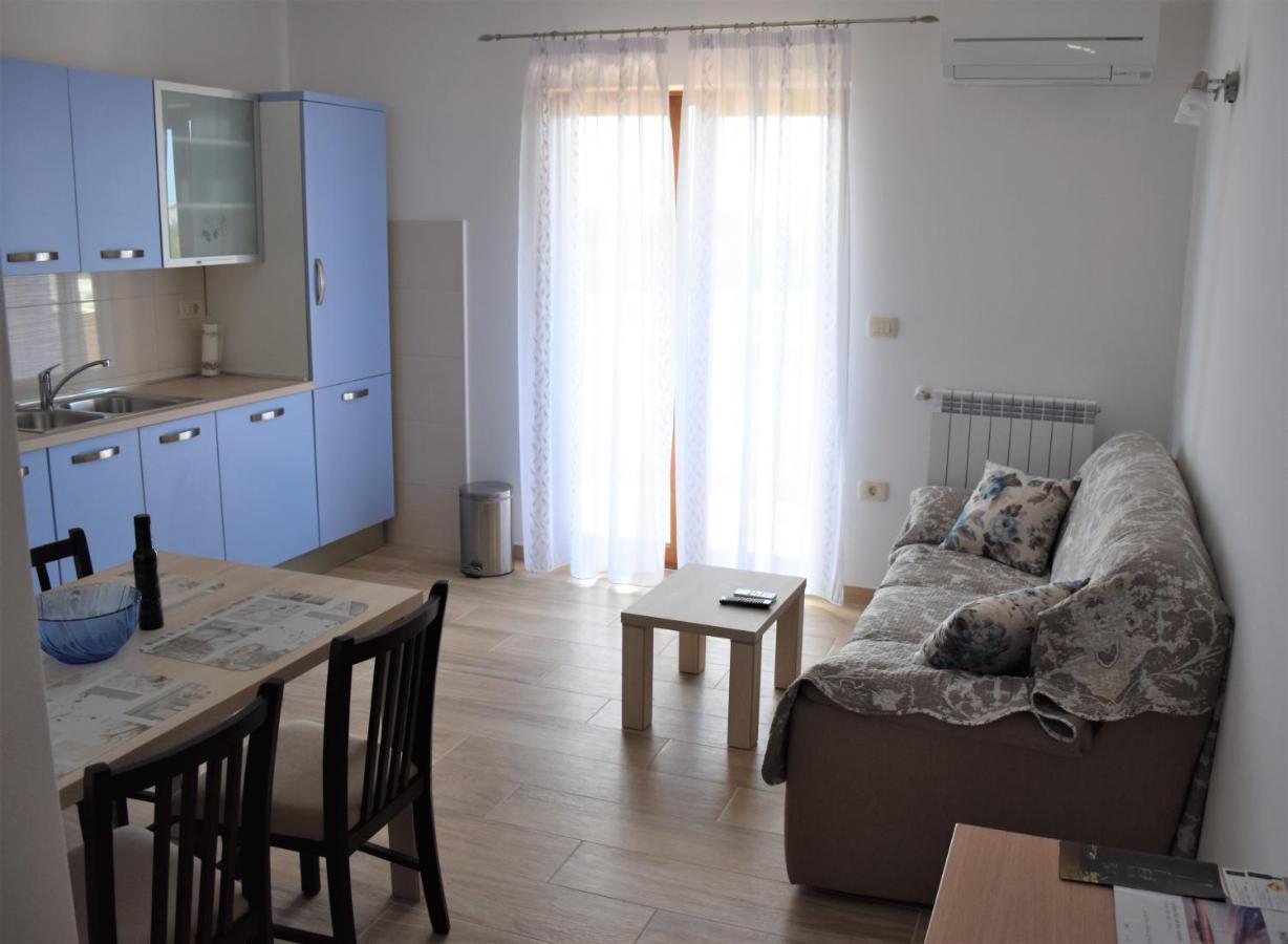 Apartmani Diana Novigrad  Екстер'єр фото
