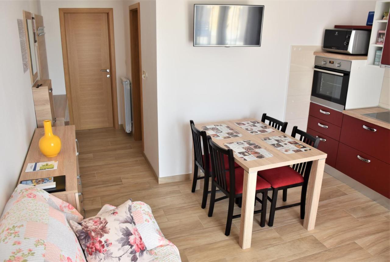 Apartmani Diana Novigrad  Екстер'єр фото